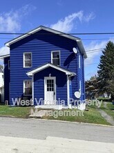 Building Photo - 304 N 3rd St