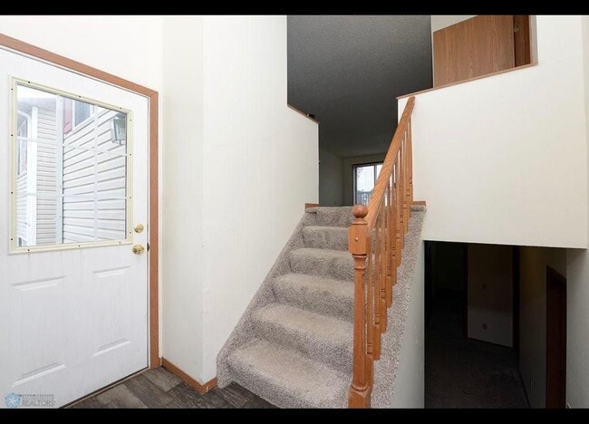 Building Photo - 3522 32nd St S