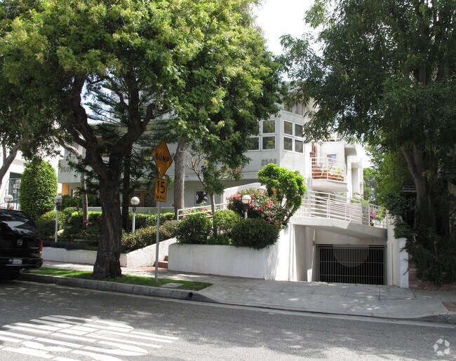 Primary Photo - 2501-2503 28th St