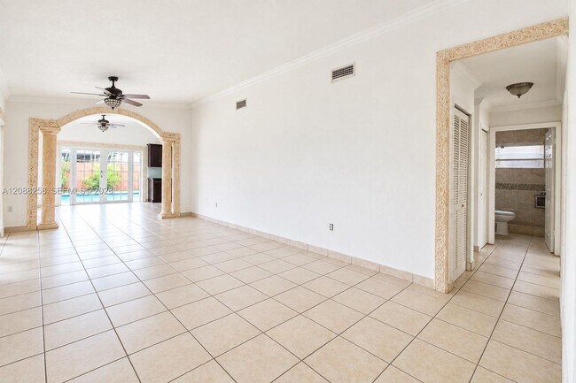 Foto del edificio - 14590 SW 51st St