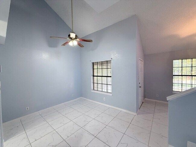 Foto del edificio - 1423 Agave Dr