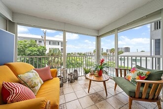 Building Photo - 155 Yacht Club Dr