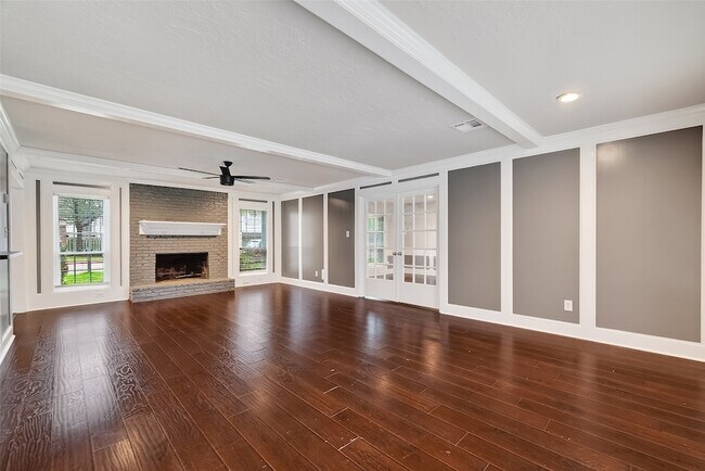 Foto del edificio - 2402 Oak Shores Dr