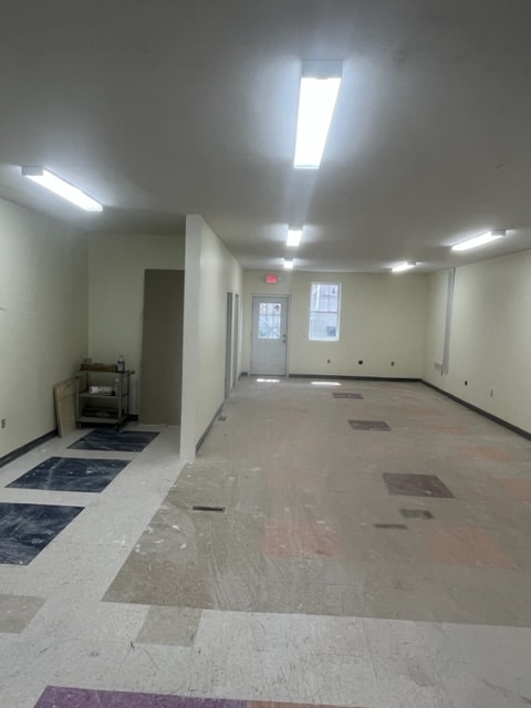 Building Photo - 826 Midland Ave