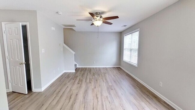 Building Photo - 2114 Walnut Bluffs Ln