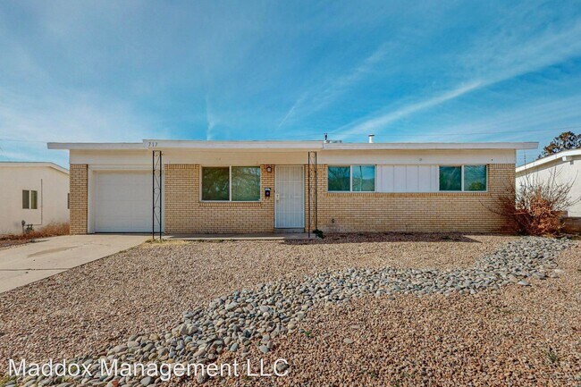 Foto del edificio - 3 br, 1.5 bath House - 717 Grace St NE