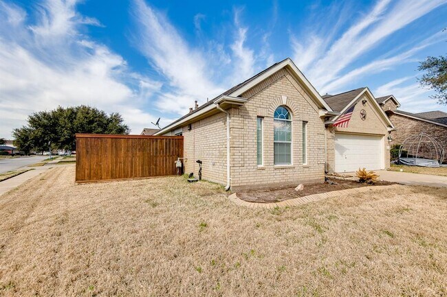 Building Photo - 2410 Oxford Point Ln