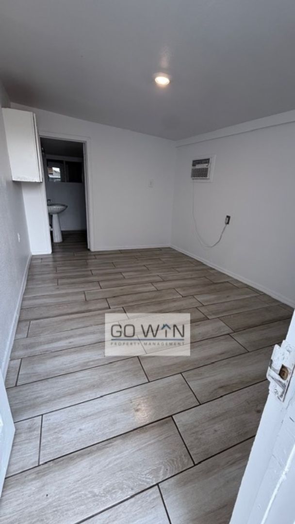Foto del edificio - 8422 W Jefferson St