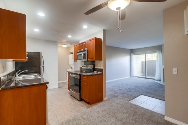Building Photo - 2950 Alta View Dr