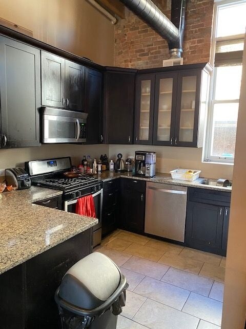 Building Photo - 2334 W Polk St