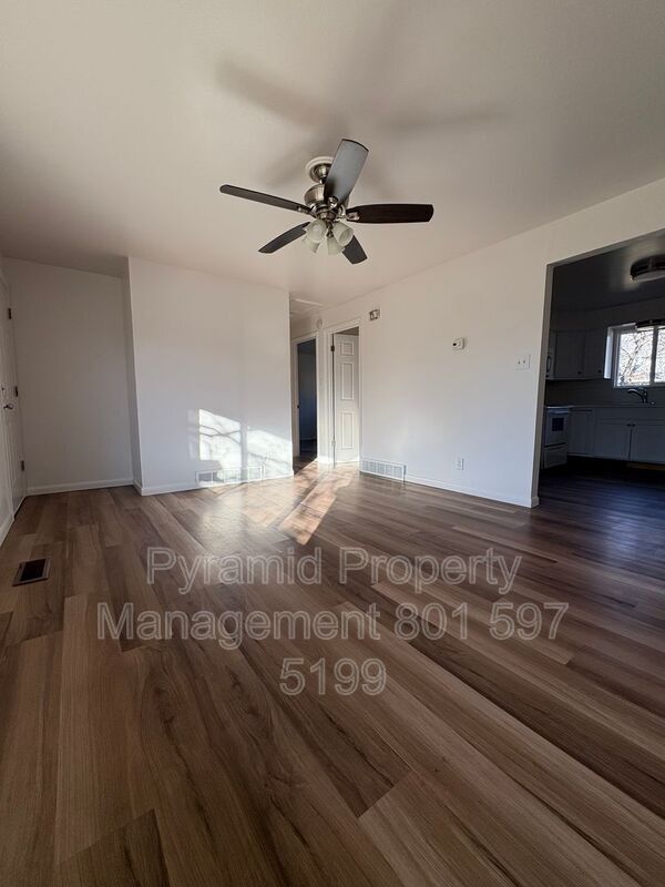 Foto del edificio - 985 S 600 W