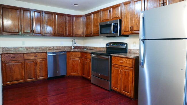 Building Photo - 75 Fairfield Ave