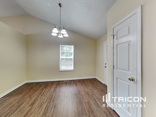 Building Photo - 238 Brookside Dr