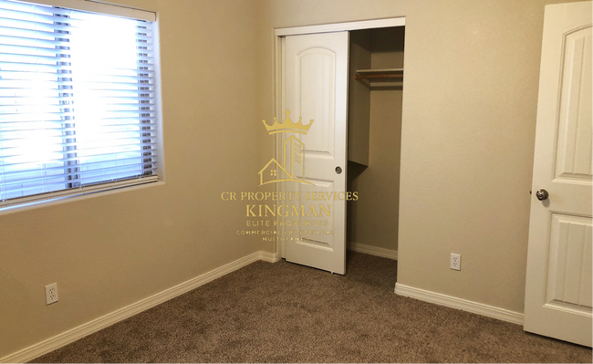 Foto del edificio - Beautiful 3+2 Split Floor plan home with RV parking close to KRMS's Hualapai Campus!