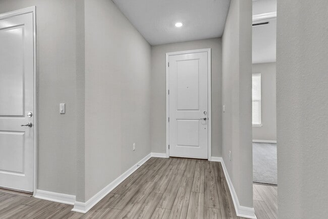 Building Photo - New construction 4/3 on cul-de-sac in cove...