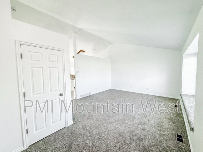 Foto del edificio - 36 Orchard Ln