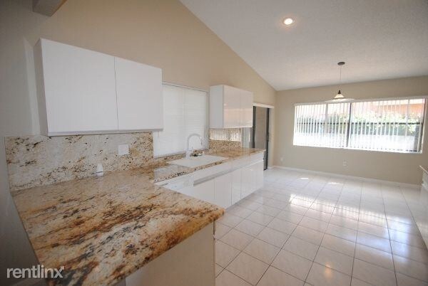Foto del edificio - 11829 NW 2nd Mnr