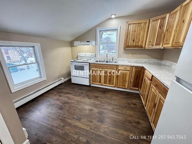 Building Photo - 8 Spring St