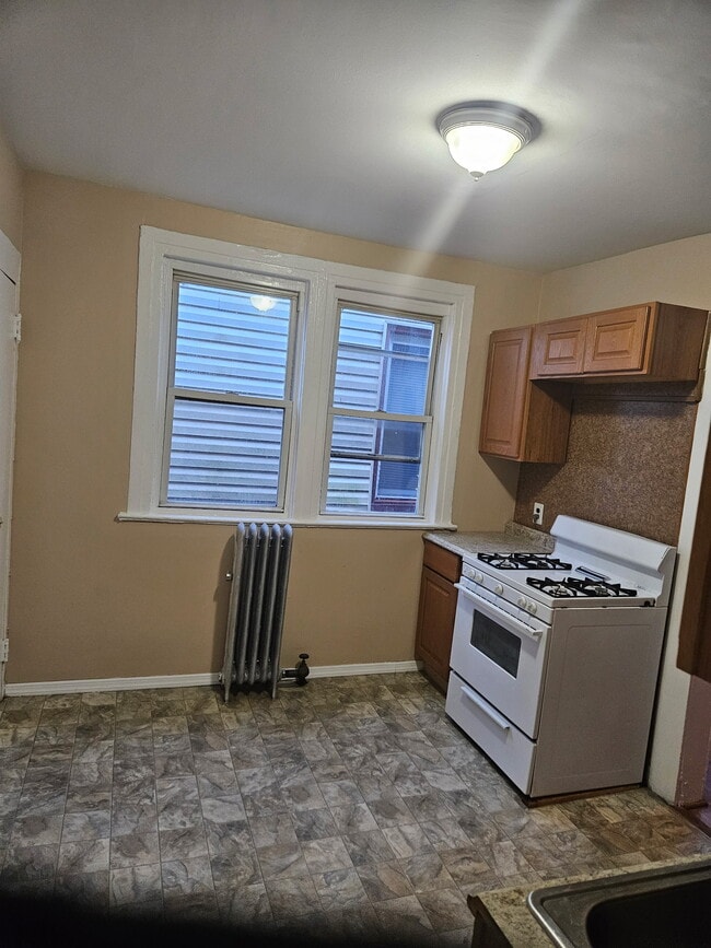Kitchen - 414 S 15th St