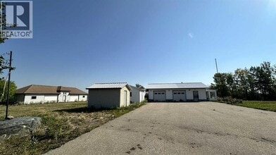 Building Photo - 60037 Township Rd 725