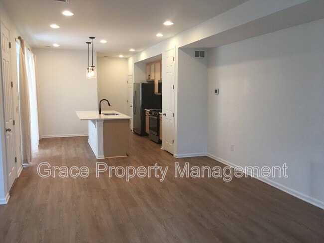 Building Photo - 9681 Truckee St