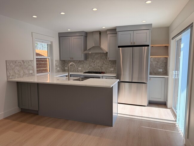 Full kitchen - 7419 SW 36th Ave