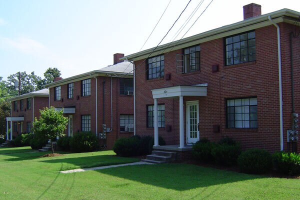 Building Photo - 408 Airport Rd