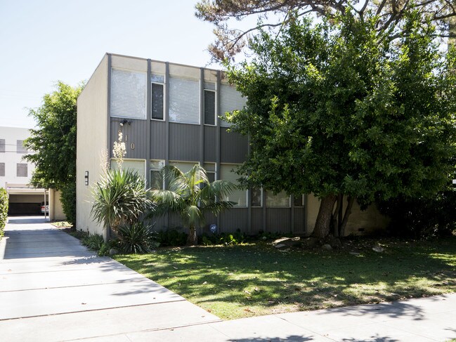 Frente - 810 Orange Grove Avenue