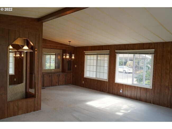 Foto del edificio - 485 Myeena Loop