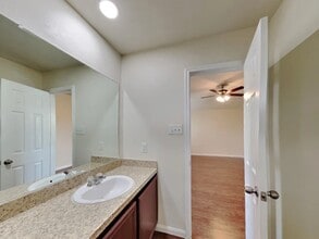 Building Photo - 12624 Mountain Daisy Rd