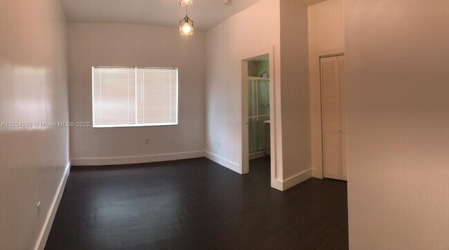 Foto del edificio - 1034 NW 3rd Ave