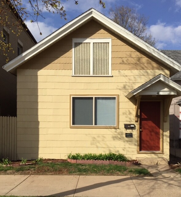 Primary Photo - 702 E 4th St