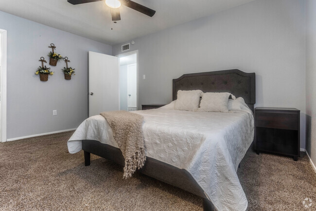 Bedroom - Sunrise Landing Apartments