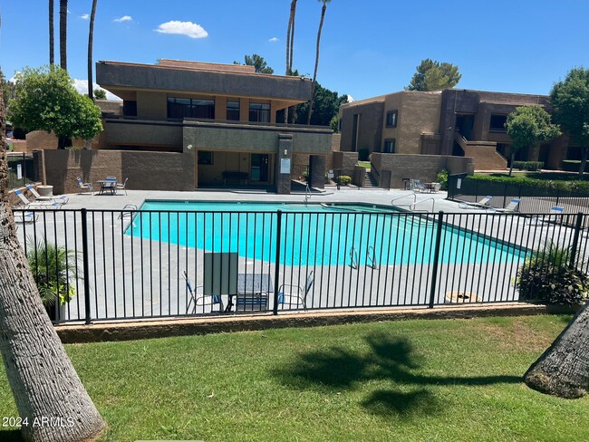 Building Photo - 3601 W Tierra Buena Ln
