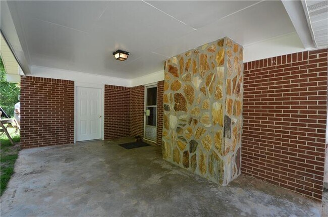 Building Photo - 956 Old Dallas Hwy