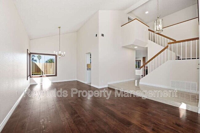 Building Photo - 9462 Pipilo St