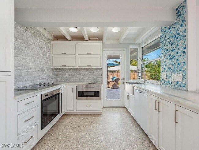 Building Photo - 1395 Morningside Dr