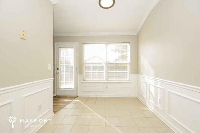 Foto del edificio - 233 Lake Forest Dr