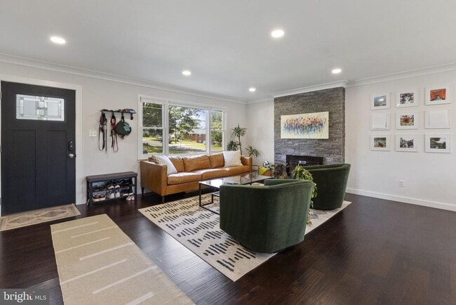 Building Photo - 8114 Drayton Ln