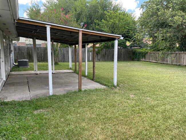 Building Photo - 7107 Pickett Dr
