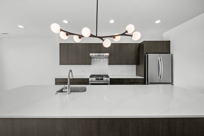 Building Photo - 1801 W Grand Ave