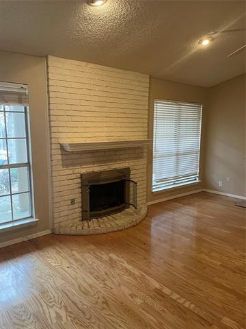 Foto del edificio - 5808 Thoreau Ln