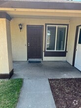 Building Photo - 3804 Faberge Way