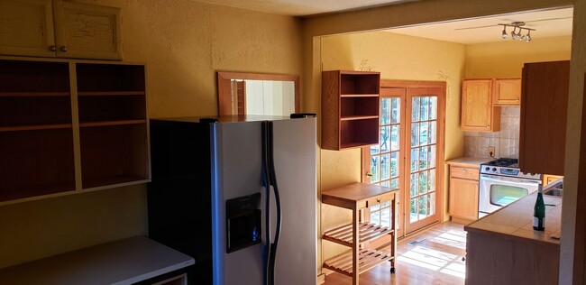 Foto del edificio - 2 BR/ 2 BA - Downtown House