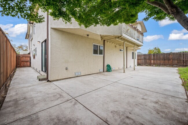 Building Photo - 1609 B St