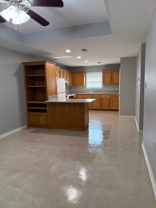 Building Photo - 48171 Thornhill Ln