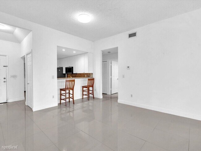 Foto del edificio - 2 br, 2 bath House - 7520 La Paz Blvd Apt 204