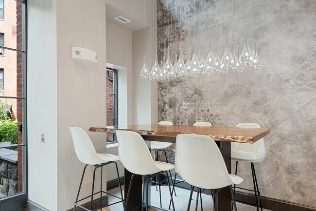 Foto del edificio - Parkway Apartments