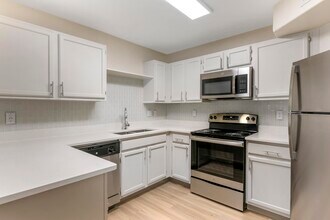 Building Photo - Vista Verde