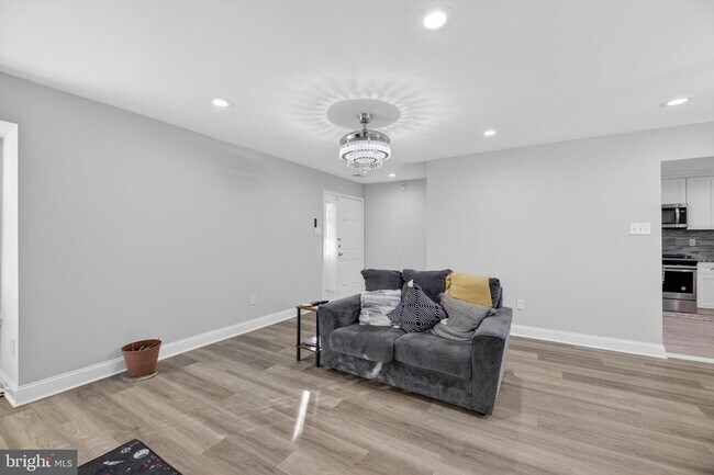 Foto del edificio - 133 Andover Pl